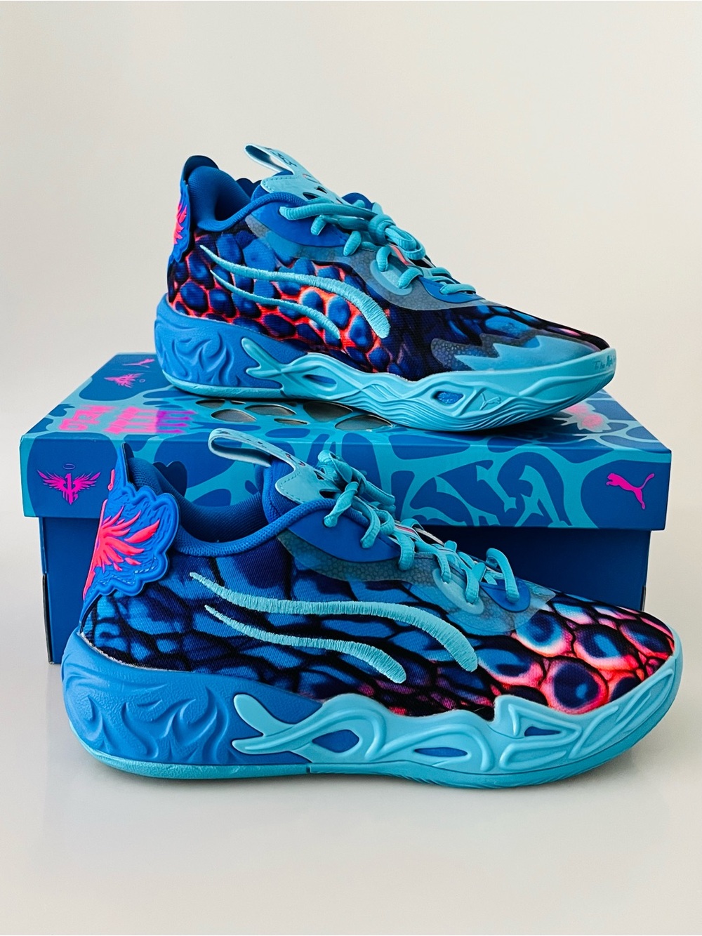 Puma MB.04 Lo Alien Skins JR Youth 7 Blue Pink Basketball Shoes NIB Box